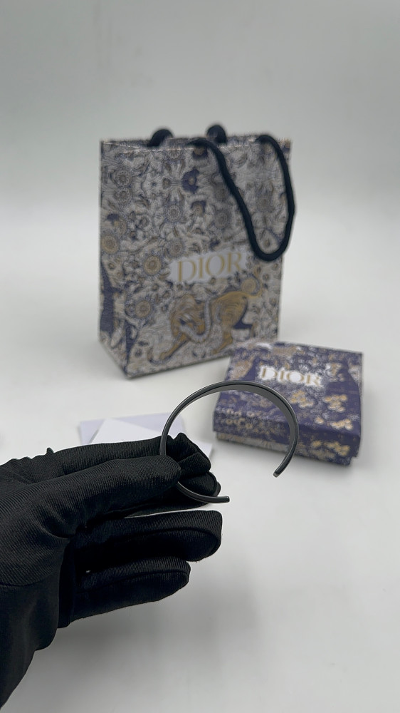 سوارة ديور Christian dior