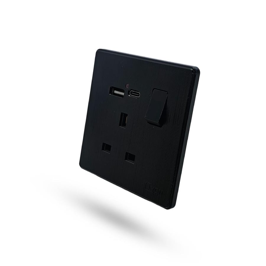 فيش ثلاثي مع مدخل usb ومدخل type c