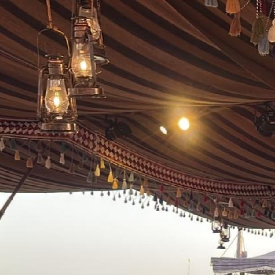علاقي فانوس تراثي سراج بني غامق