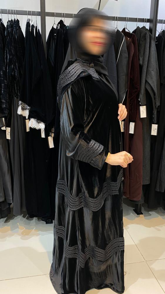 الأسود ملكي والزيتي