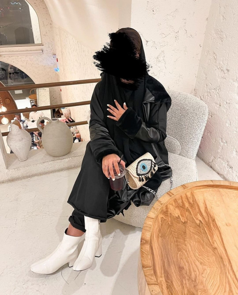 عبايه بقماش شمواه +جلد +هودي _m263