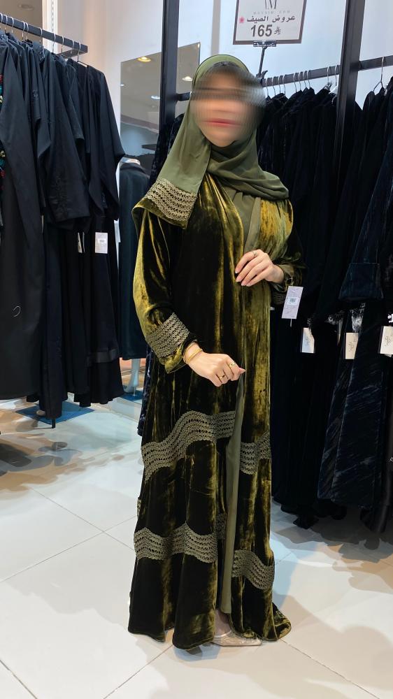 الأسود ملكي والزيتي