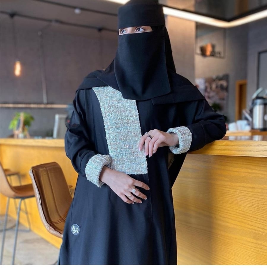 عبايه بقماش كريب +شانيل_m268