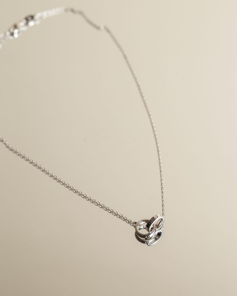 سلسال تصميم كارتير مطلي ذهب أبيض عيار 18 ماركة Elegance Lovers