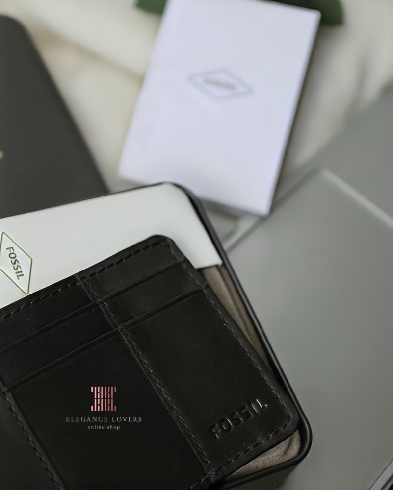 محفظة بطاقات ماركة فوسيل Black