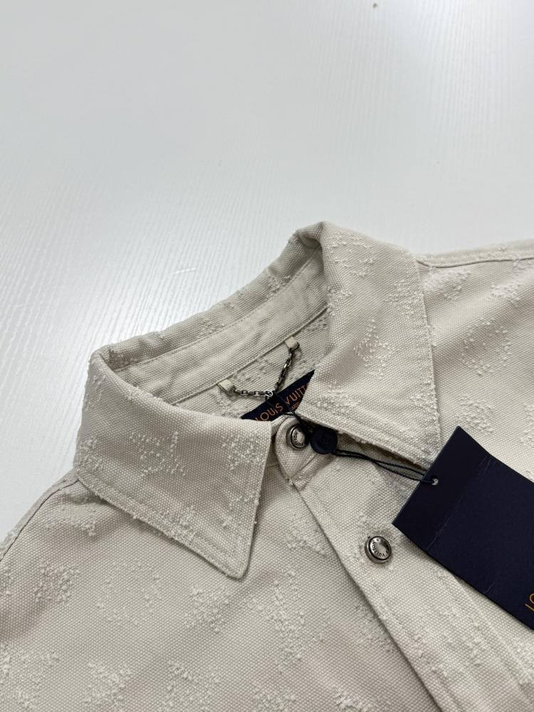 جاكيت L.V