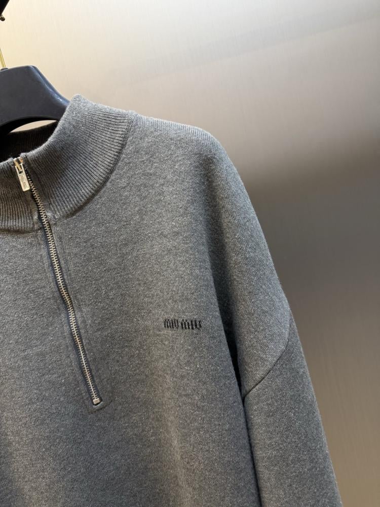 سويتر | Miu Miu