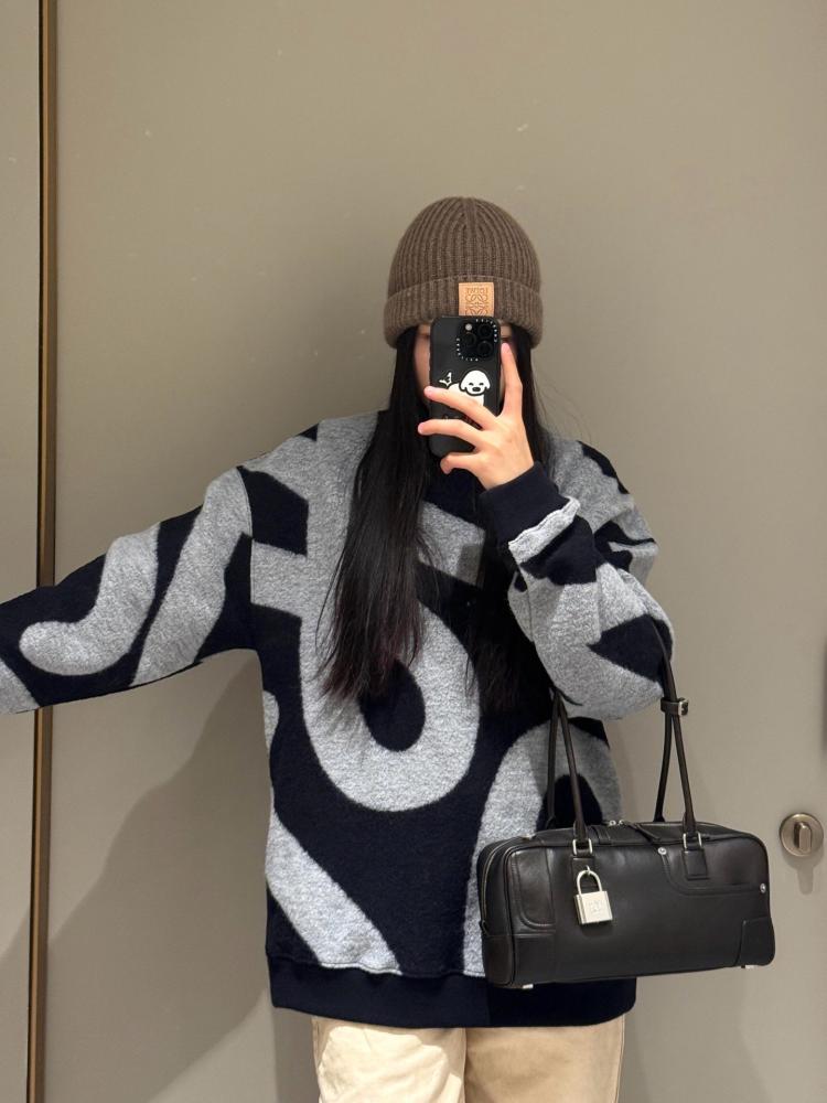 Loewe | سويتر