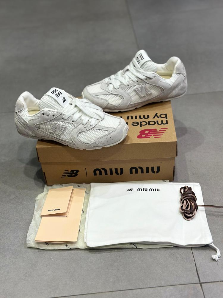 New Balance x Miu Miu 530 X1