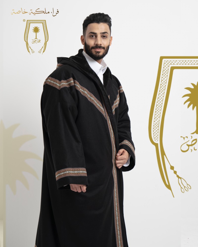 فروة الأول الخاصة أسود