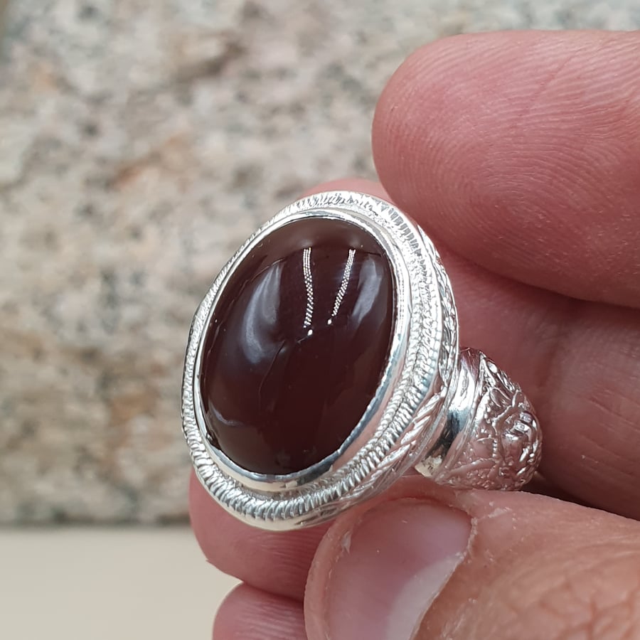 خاتم عقيق كرزي مزعفر صياغه برتاش الشريف