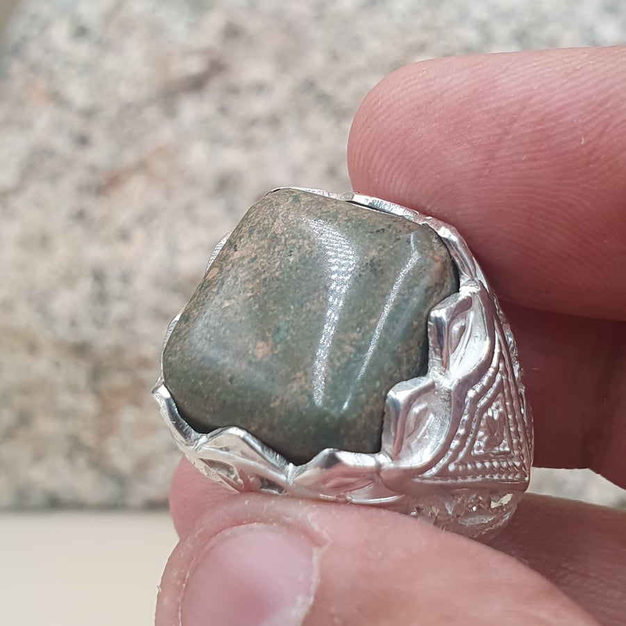 خاتم جبل احد العشبي موديل حجازي