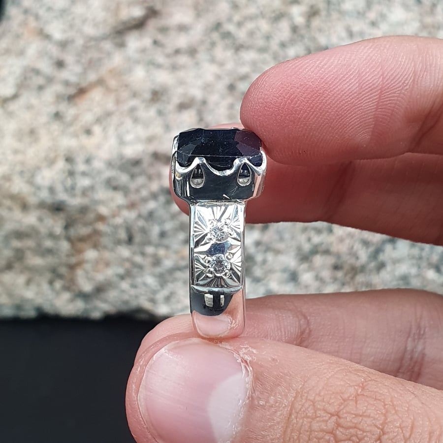 خاتم  زفير بانكوك مربع مرصع بالزركون موديل ملكي