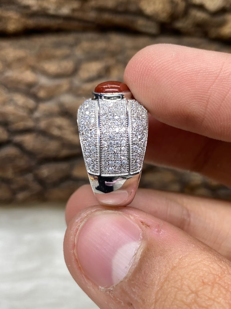 Thai silver ring set with zircon, garnet color, round shape, 925 purity, elegance and beauty, size 7