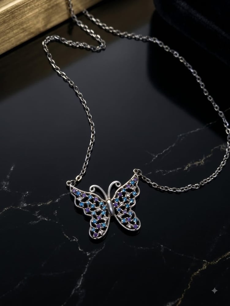 قلاده الفراشف الملونه مع سلسله فضه