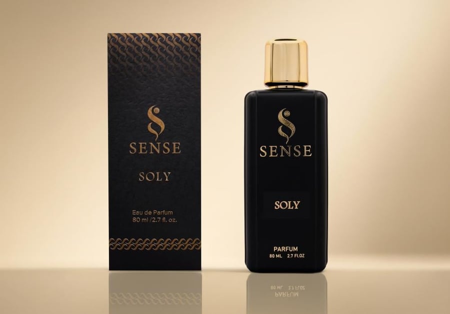Soly : عطر فرنسي شرقي رجالي   التركيبة : عود . توت العليق . ورد . لمسة بخورية