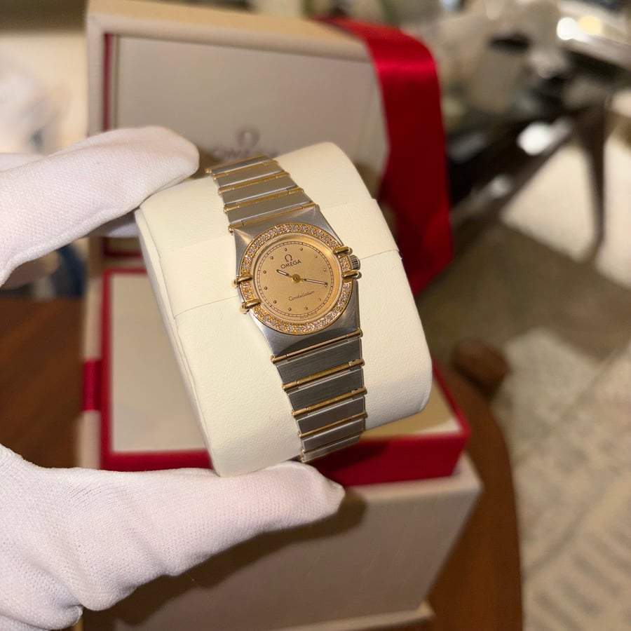 اوميغا نسائي ذهب وألماس omega constellation