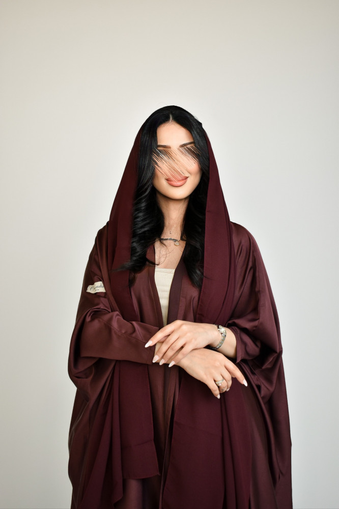 عباية حرير مغسول كوري باللون العنابي