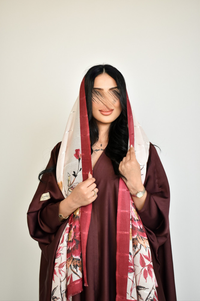 عباية حرير مغسول كوري باللون العنابي