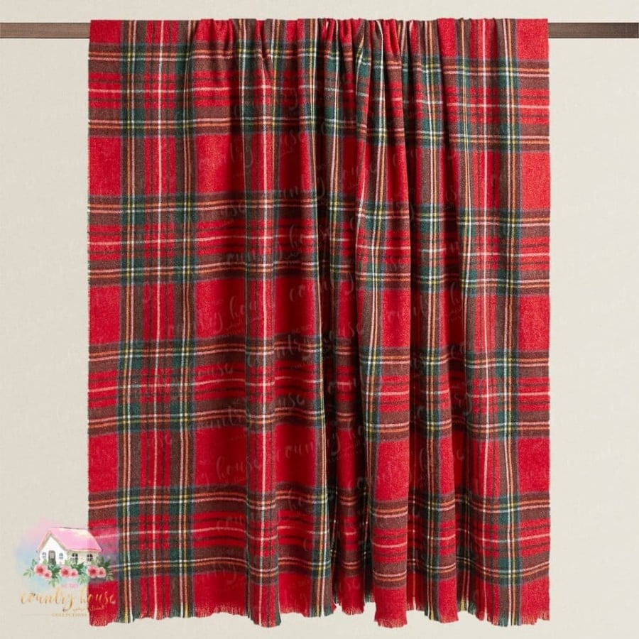 بطانية شتوية حمراء من زارا Zara blanket