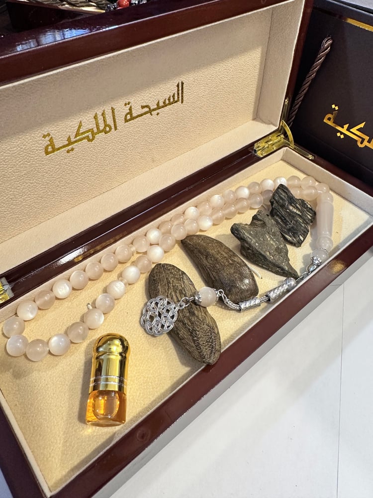 سبحة بلجيكي متلونه مع العود