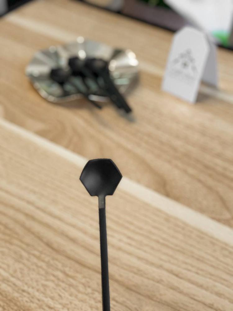 Set of 6 spoons with an elegant and sophisticated design