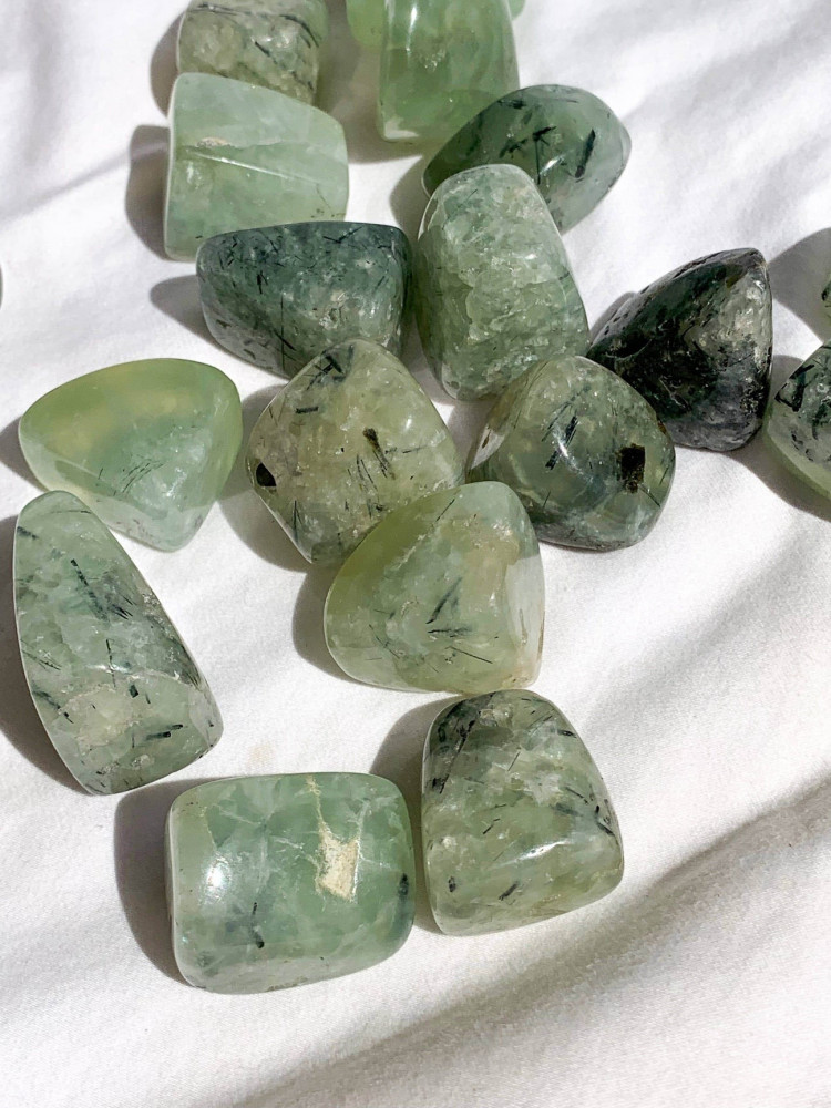 بريهنايت prehnite + Epidoteمصقول كبير