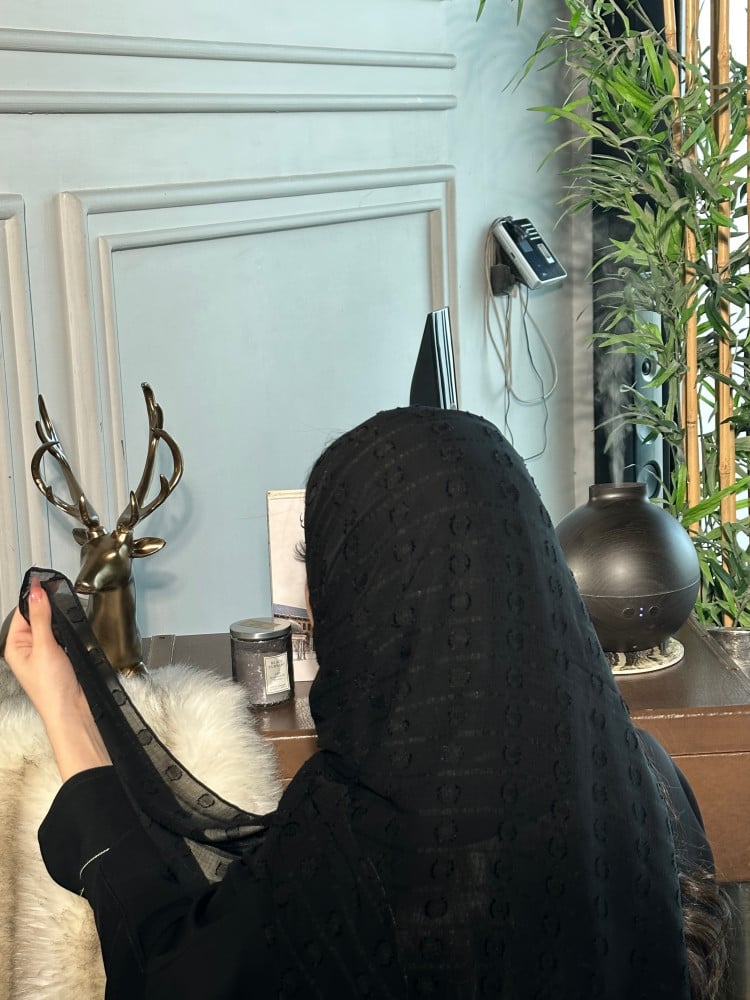 طرحة سوداء ناعمة