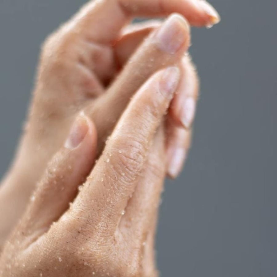 Express manicure before installation