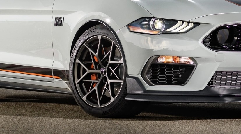 طقم جنوط موستنج Mach 1