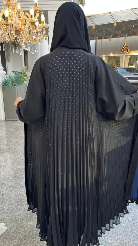 عبايه حرائر  شفون مبطن مشجر