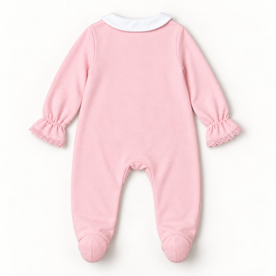 طقم بيبي وردي أربع قطع بأزرار أمامية