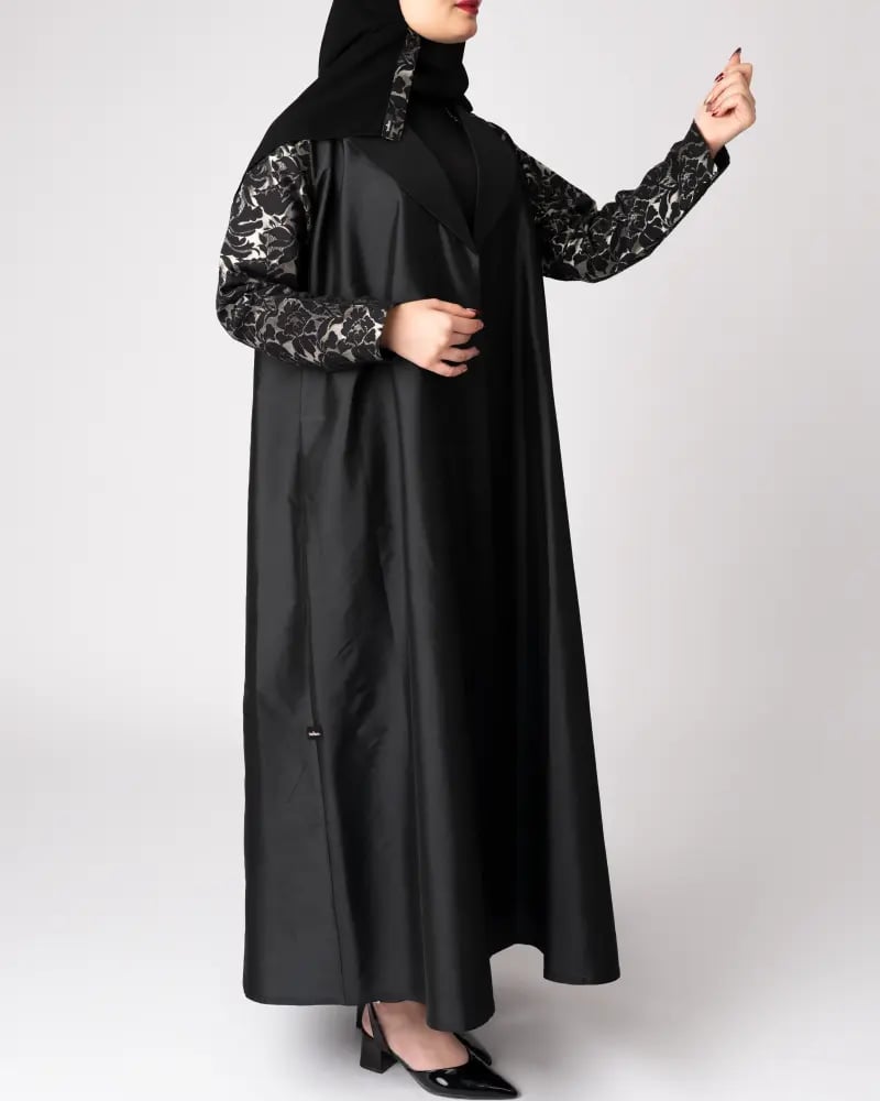 عباية تفته بأكمام ملونة ا نجمة تماراي