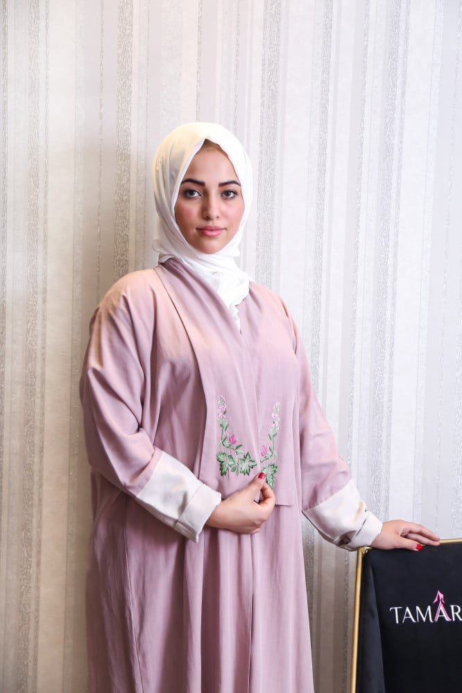 عباية تماراي بياقة مطرزة