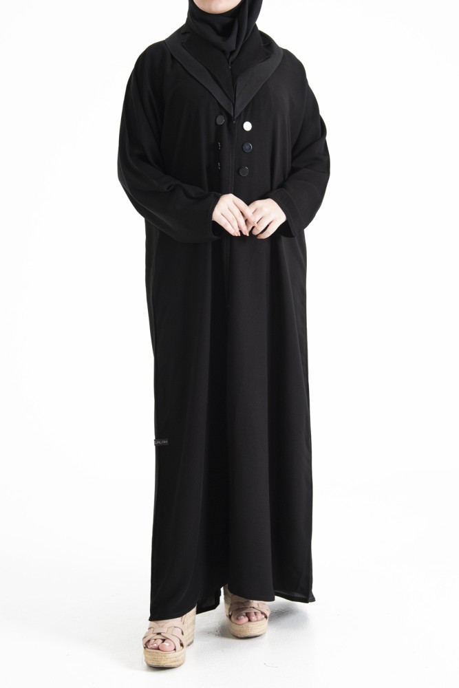 عبايــــه كتف مزينه بياقه وازرار على العبايه