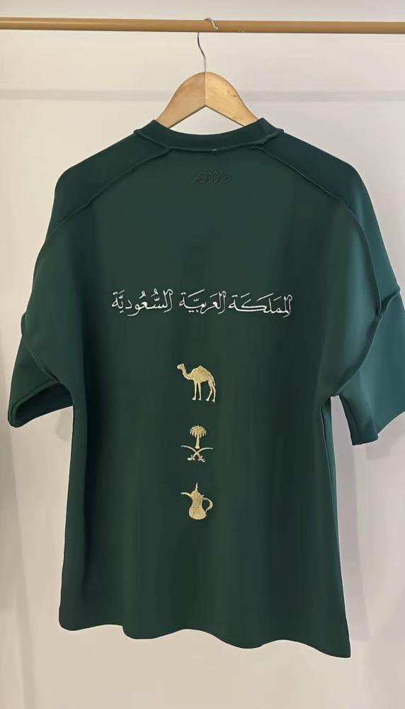 تيشيرت السعوديه بتصميم تراثي