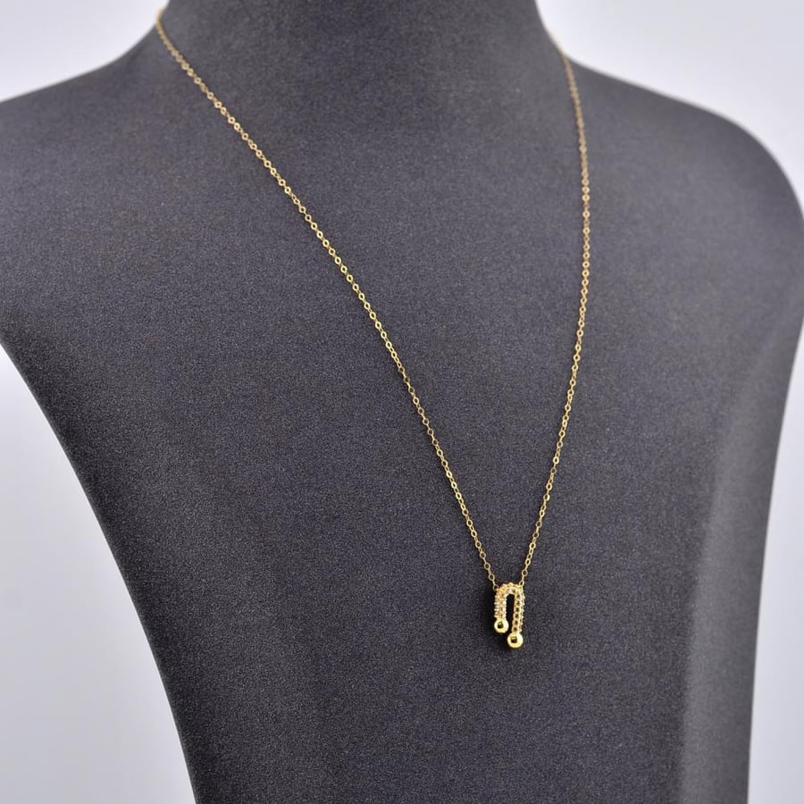 Soft necklace with international design, pure zircon