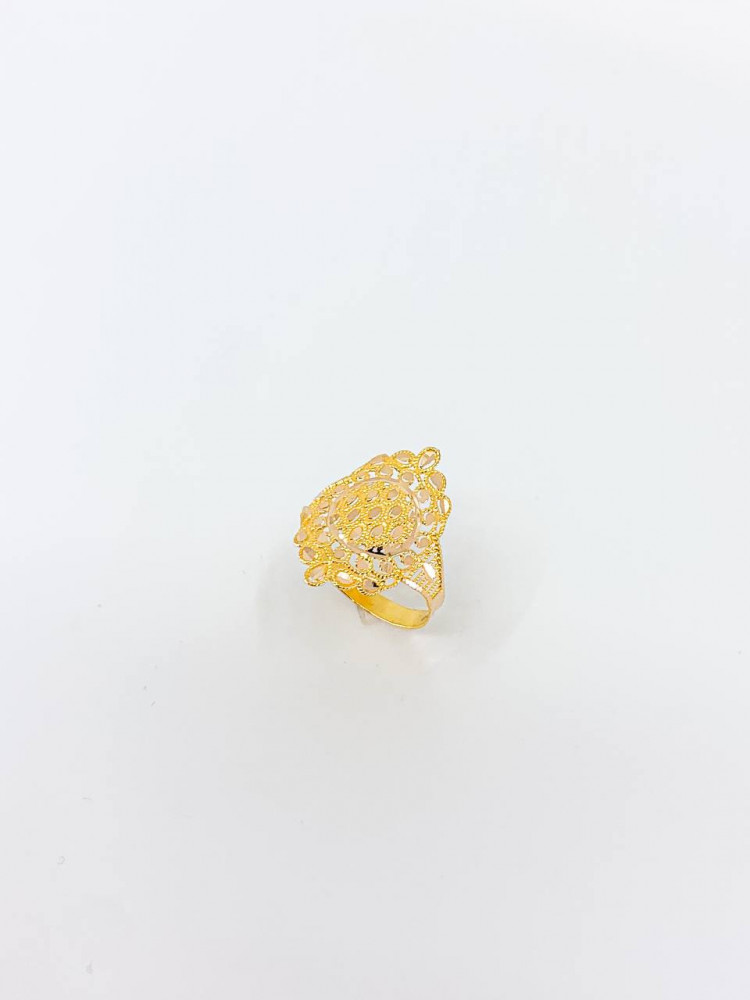 A remarkable ring, a collection of highly professional decorative frames with all shiny molds, all made of 21-karat pure gold, at a wonderful special price worth acquiring.