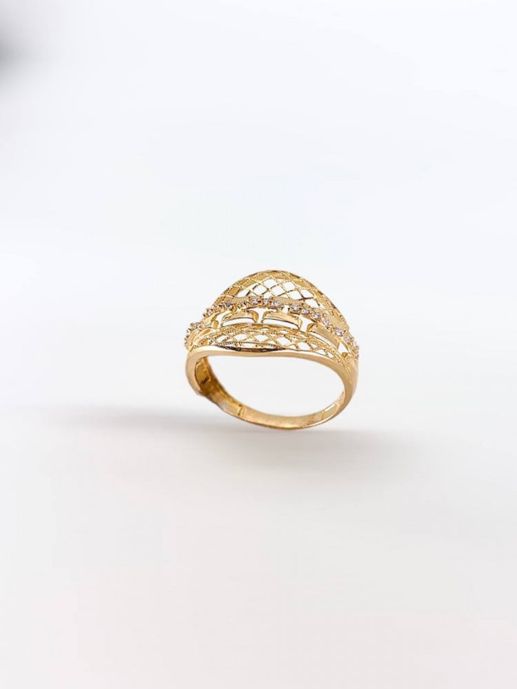 Design dome ring in the center of Zarkoni pure 21-karat gold