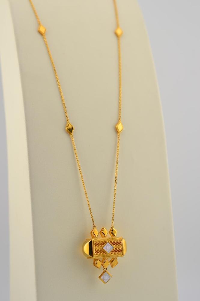 Heritage prayer bead with incredible precision in shape and design, 21-karat gold