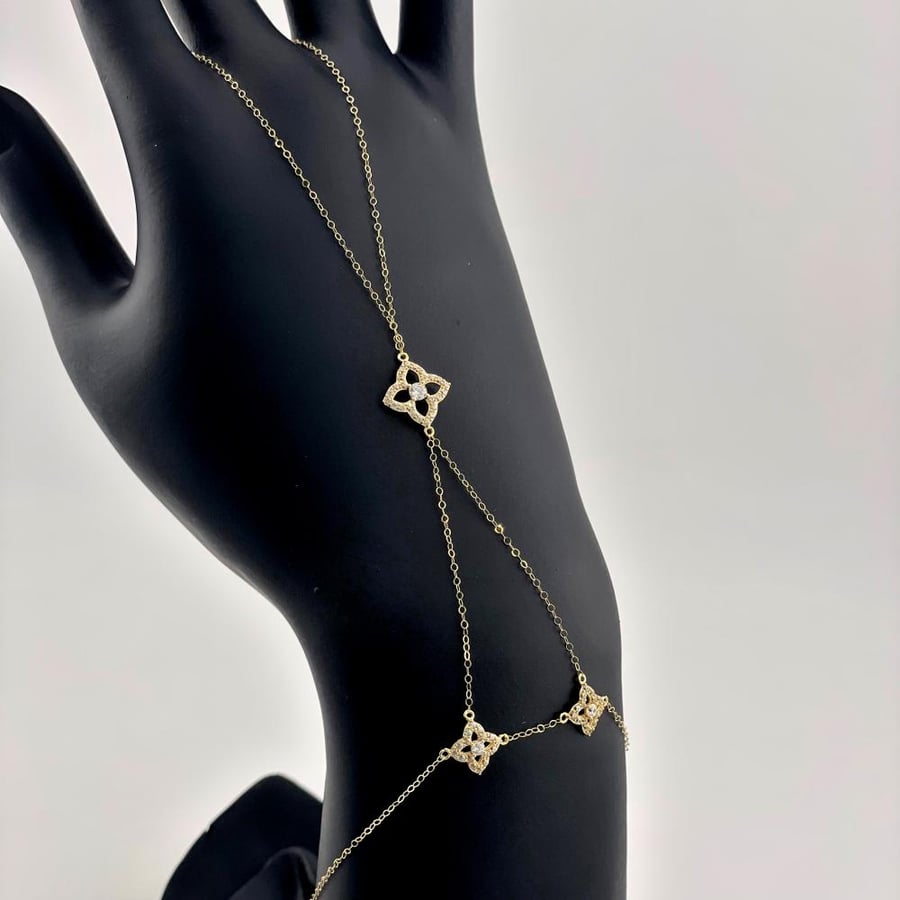 Gold ring with a universal design, Bazarkan pure 18 karat