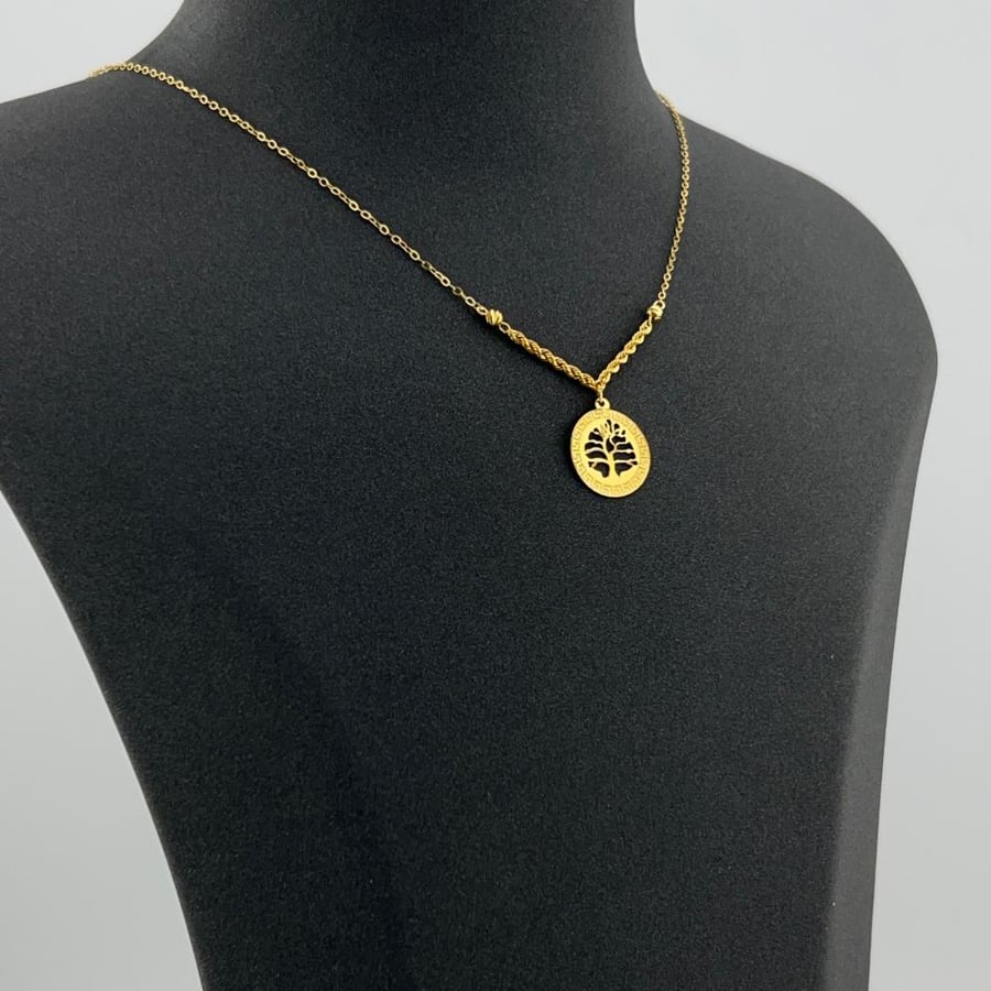 Soft pure gold necklace
