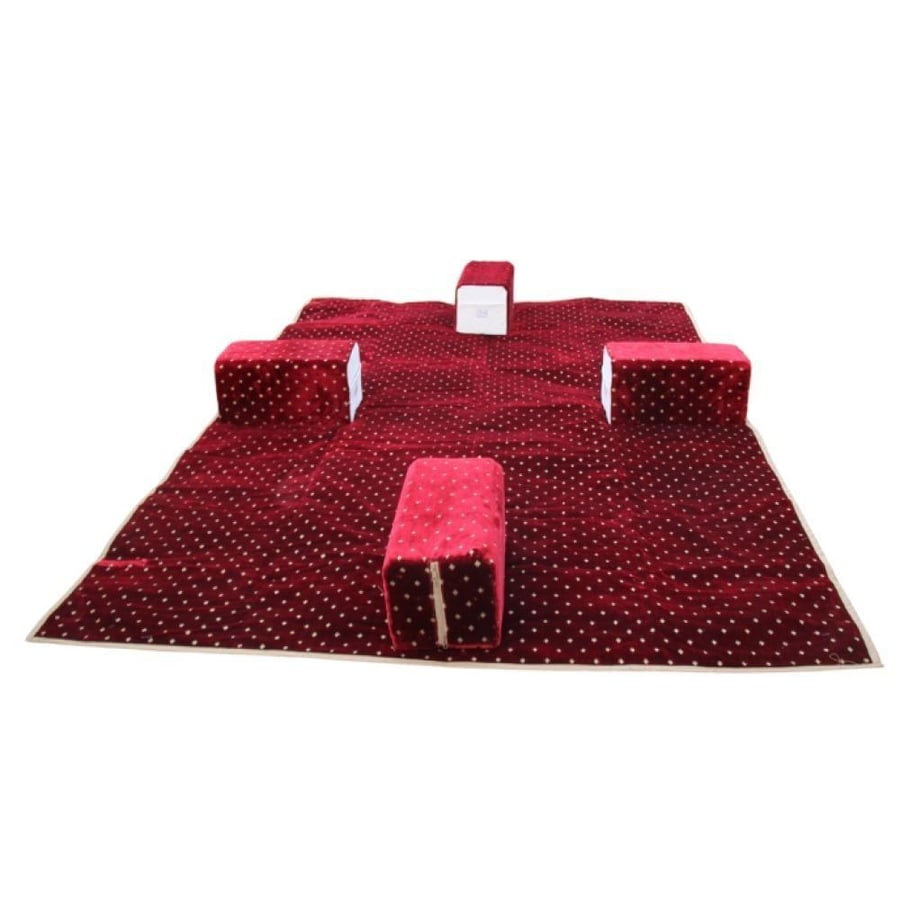 Outdoor trip sitting set with red dotted pattern