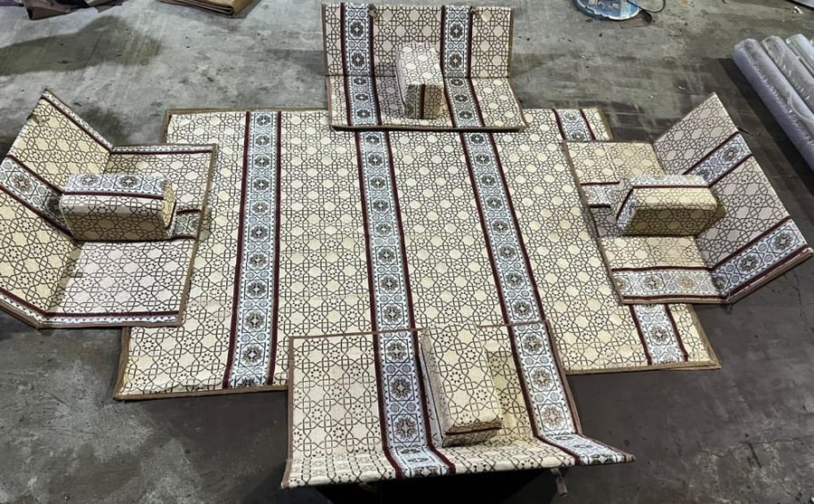 جلسة رحلات ارضية متكاملة لون احمر منقط