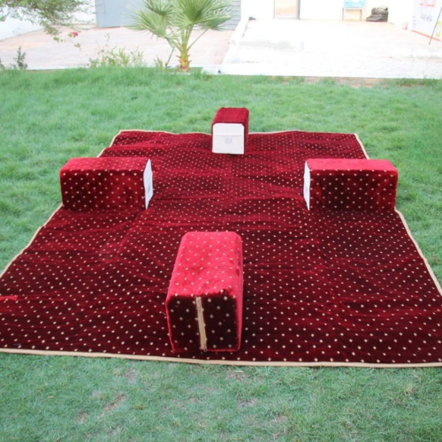 Outdoor trip sitting set with red dotted pattern