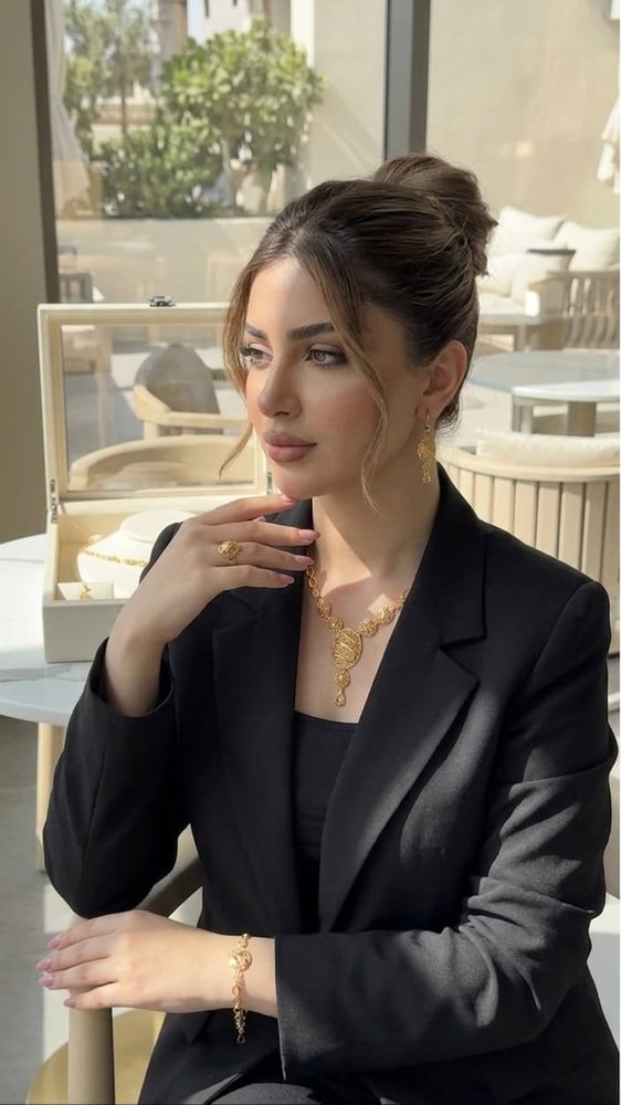 طقم الثرياء اللامع