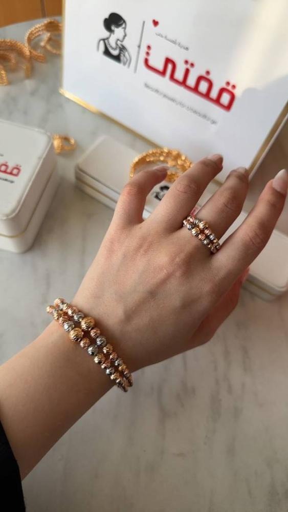 طقم كرات المها الرقيق المطلي بالذهب ✨💍