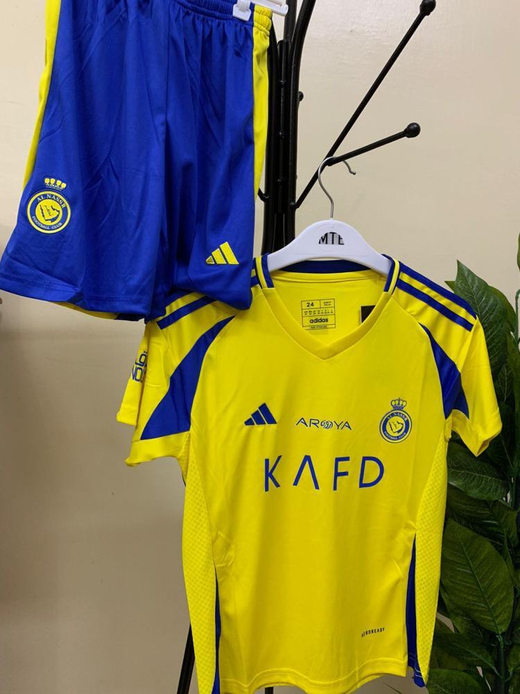 طقم نادي النصر الاساسي الجديد 2025