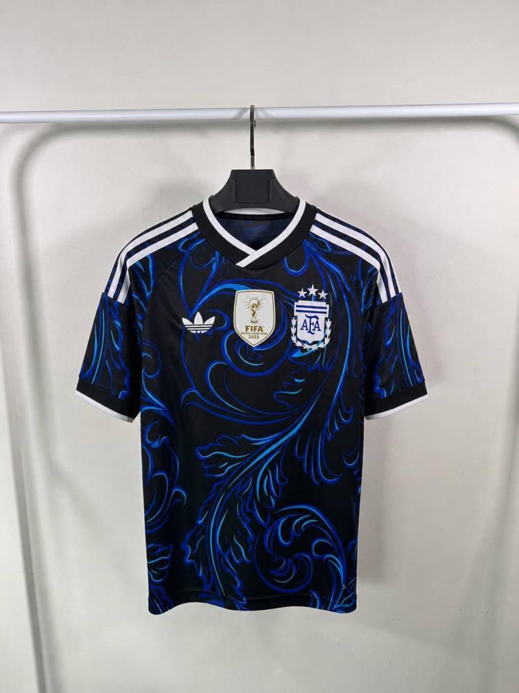 تيشيرت الارجنتين كاس العالم 2026 الاحتياطي الكحلي