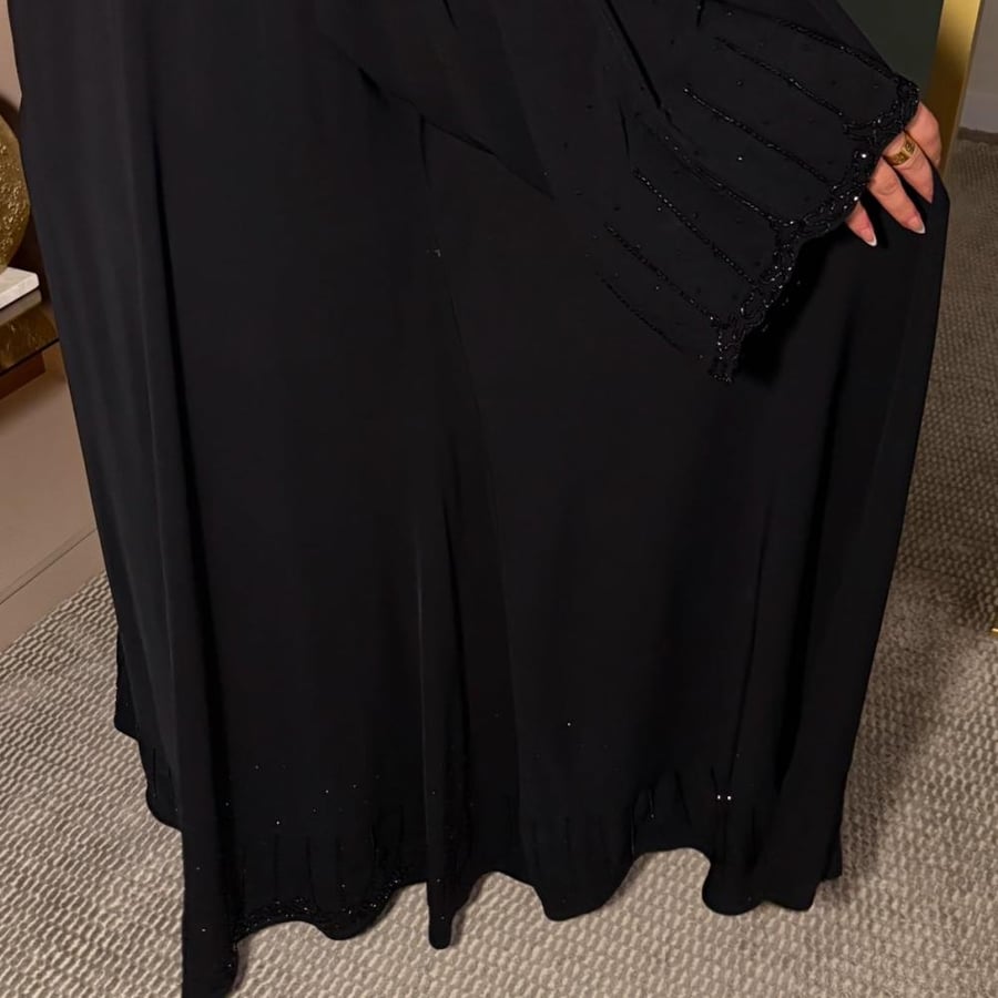 عباية كريب ملكي اسود مع كريستال اسود